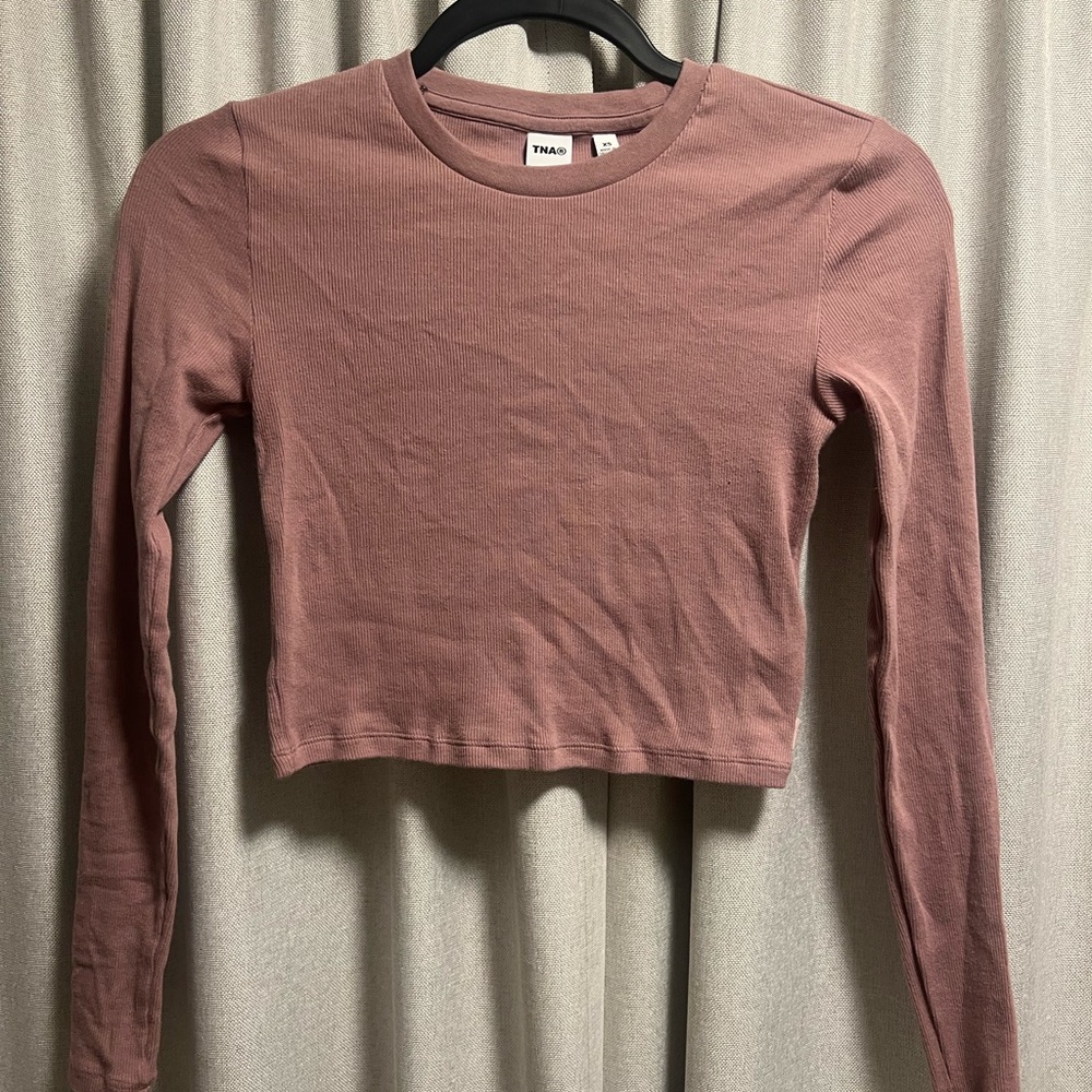 Aritzia TNA long sleeve crop top